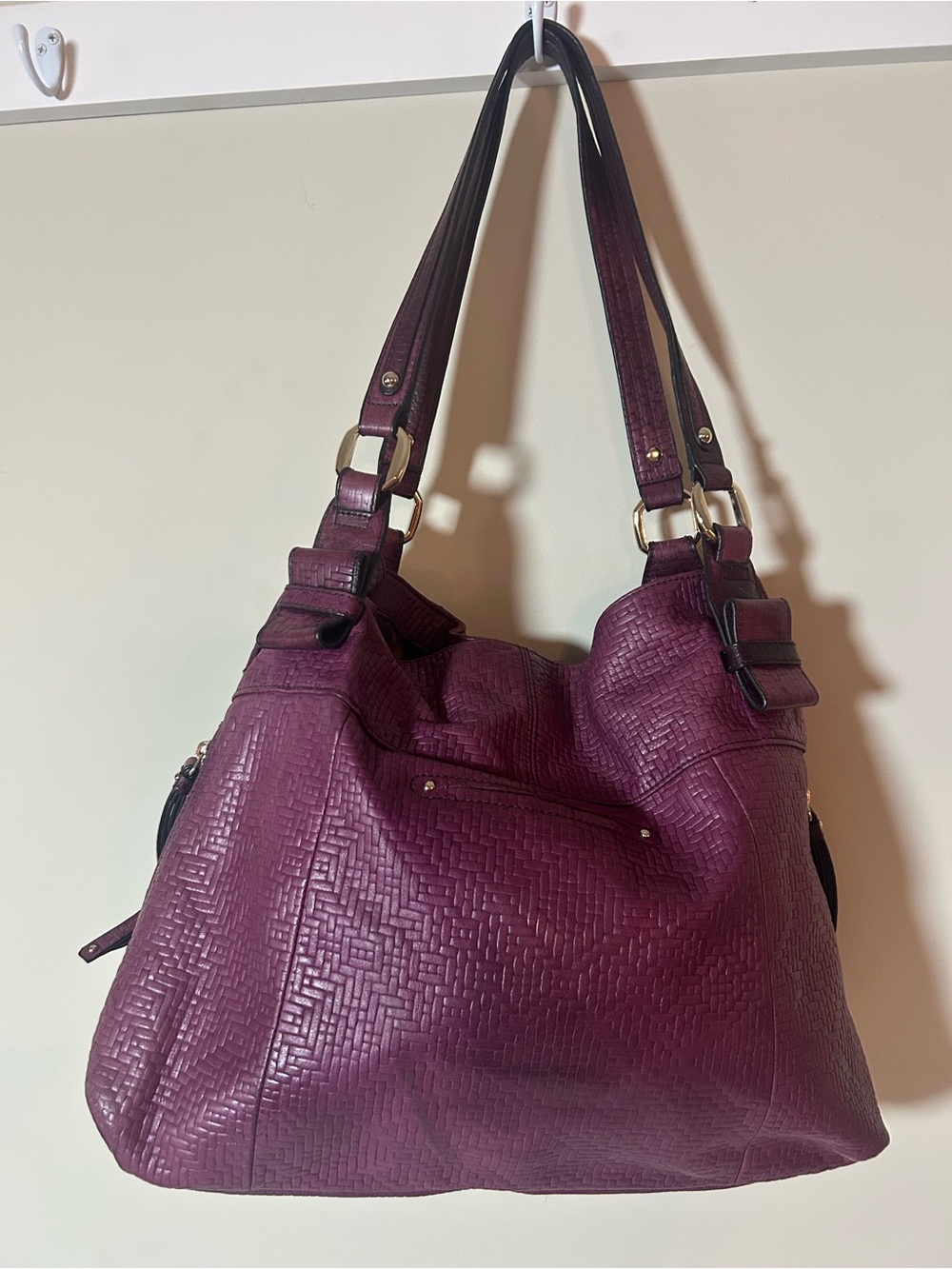 B.Makowsky Plumy Burgandy textured Leather Shoulder Bag, Gold Hardware - Picture 9 of 14